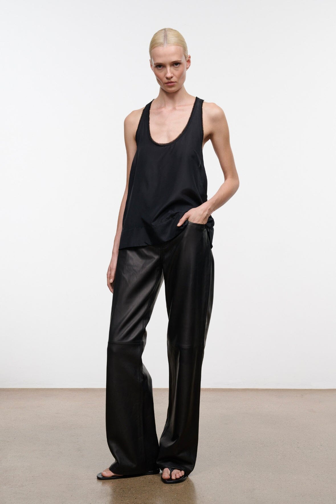 YVES TANK | BLACK