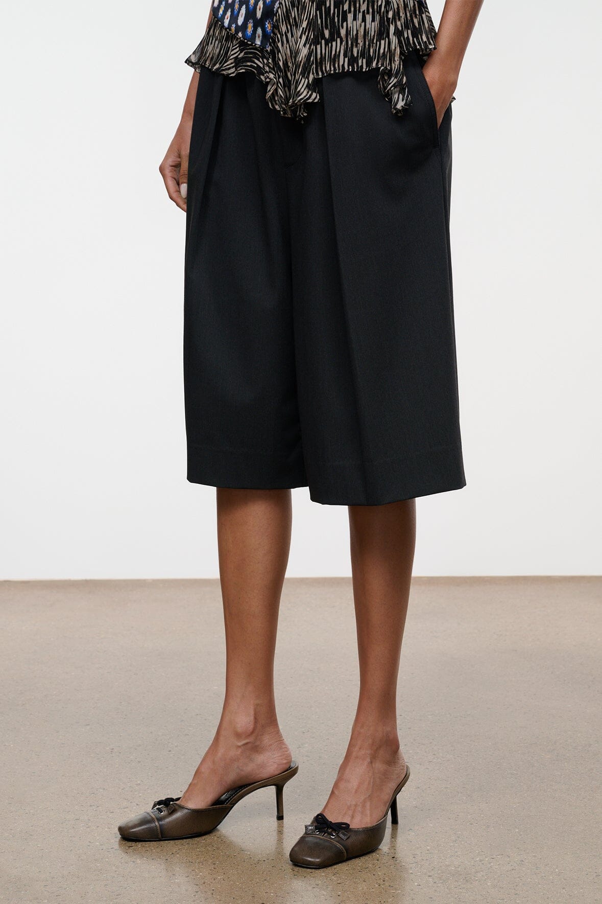 HAYES SHORT | SMOKE